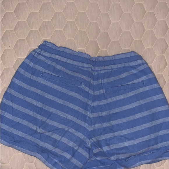 Blue striped Old Navy shorts - Picture 3 of 3